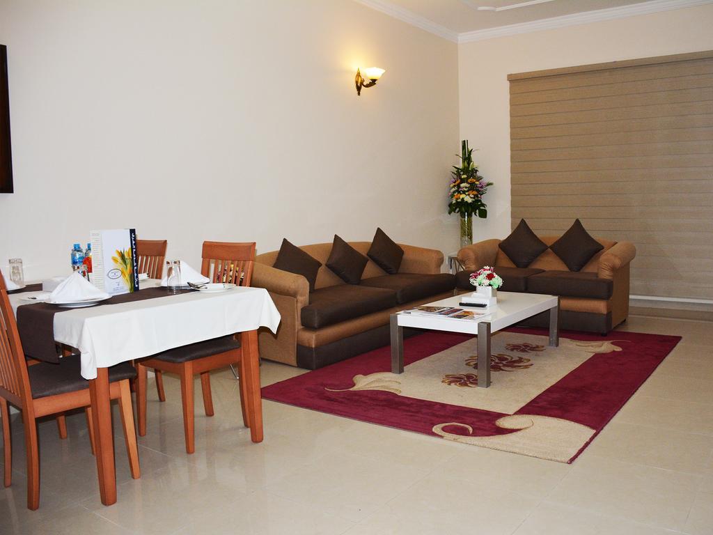 President Suites Apartments Manama Eksteriør billede