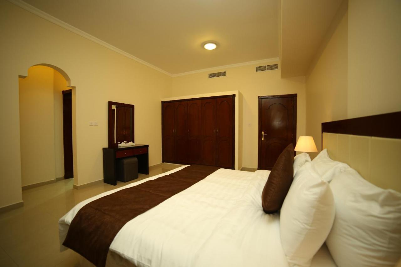 President Suites Apartments Manama Eksteriør billede